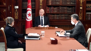 اجتماع رئيس الجمهورية برئيسة الحكومة، ووزير الداخلية، للنظر في الوضع البيئي في تونس.